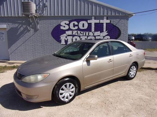 2005 Toyota Camry LE