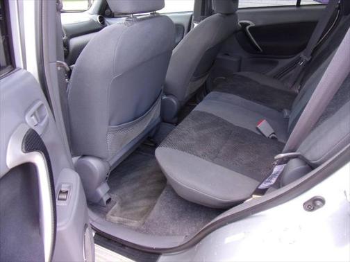 2002 Toyota RAV4 Base