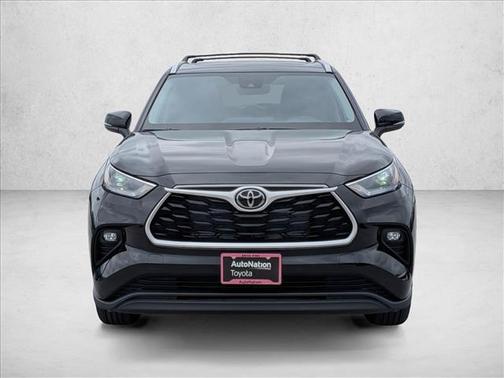 Midnight Black Metallic 2026 Toyota Highlander Hybrid XLE
