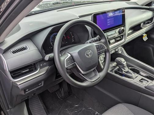 2025 Toyota Highlander LE