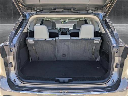 2022 Toyota Highlander Hybrid Limited