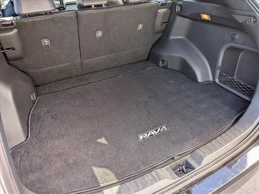 Silver Sky Metallic w/Black Roof 2019 Toyota RAV4 Hybrid SE