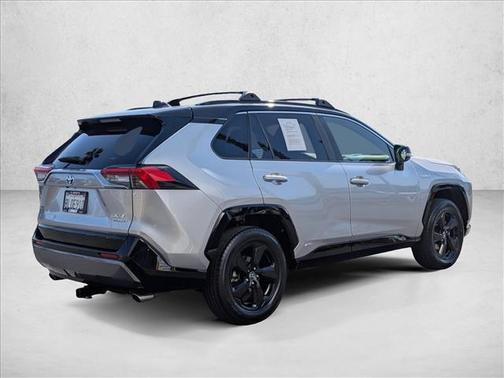 Silver Sky Metallic w/Black Roof 2019 Toyota RAV4 Hybrid SE