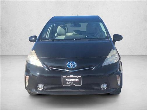 2014 Toyota Prius v Five
