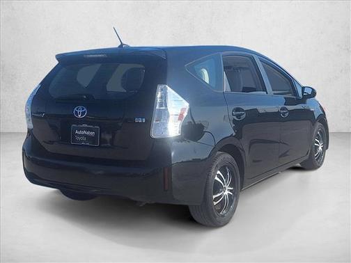 2014 Toyota Prius v Five