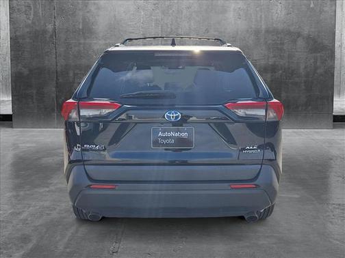 2020 Toyota RAV4 Hybrid XLE