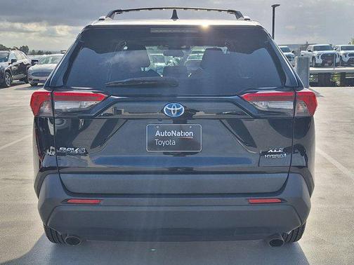 2020 Toyota RAV4 Hybrid XLE