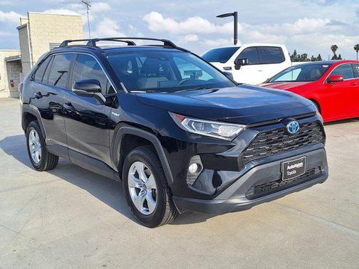 2020 Toyota RAV4 Hybrid XLE