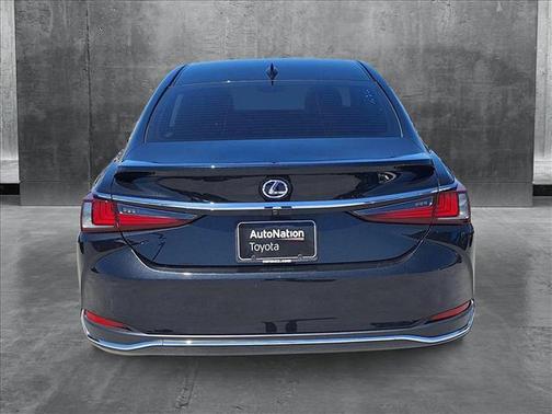 2019 Lexus ES 300h Base