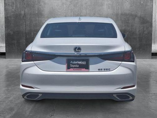 2022 Lexus ES 350 Base