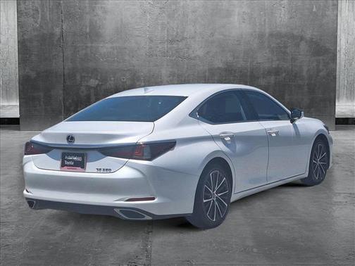 2022 Lexus ES 350 Base
