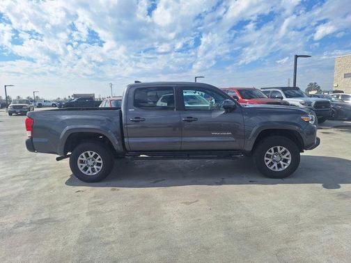 2016 Toyota Tacoma SR5