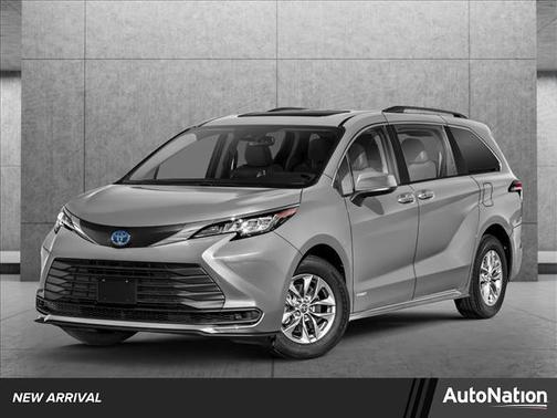 2023 Toyota Sienna LE