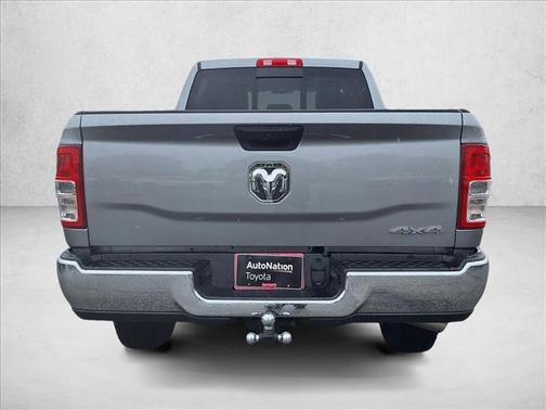 2020 RAM 2500 Tradesman Crew Cab 4X4 6'4' Box