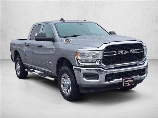2020 RAM 2500 Tradesman Crew Cab 4X4 6'4' Box
