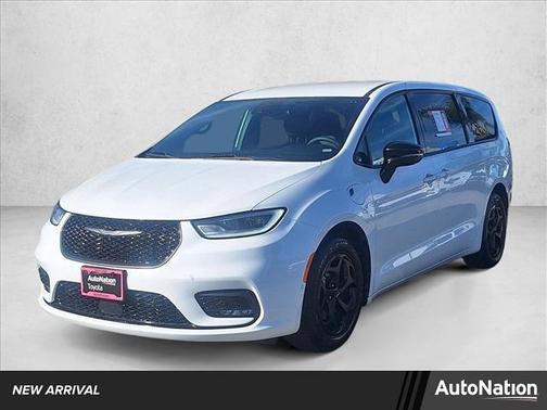 2024 Chrysler Pacifica Hybrid S Appearance Pkg
