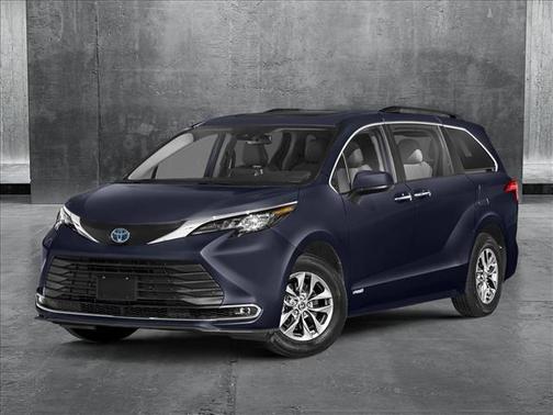 2023 Toyota Sienna XLE 8 Passenger
