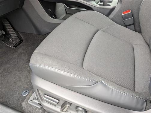 Wind Chill Pearl 2026 Toyota C-HR SE
