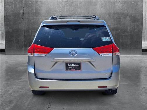 2012 Toyota Sienna LE