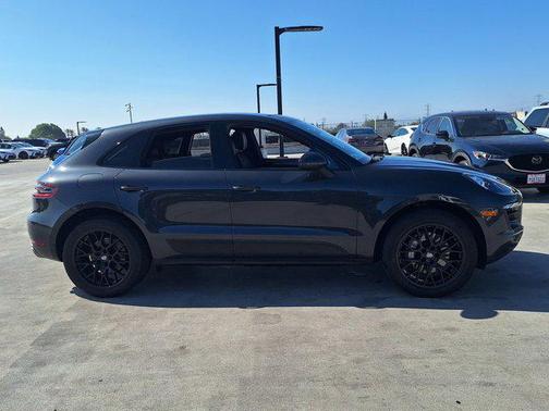 2017 Porsche Macan S