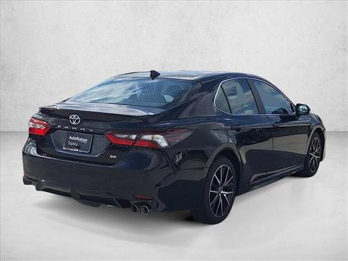 Midnight Black Metallic 2021 Toyota Camry SE