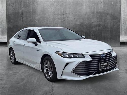 2019 Toyota Avalon Hybrid XLE