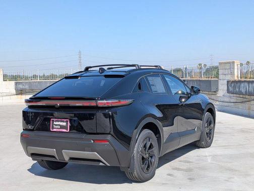 Midnight Black Metallic 2026 Toyota C-HR SE