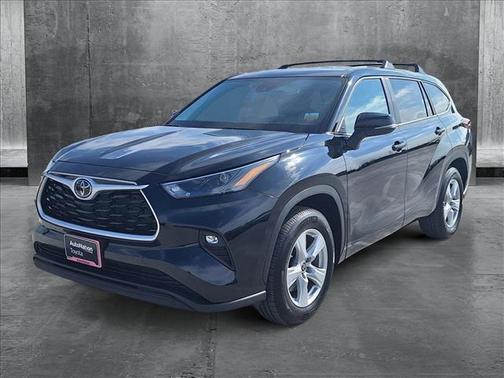 2024 Toyota Highlander LE