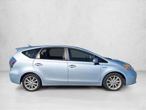 2013 Toyota Prius v Five