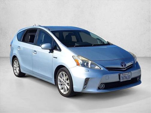 2013 Toyota Prius v Five