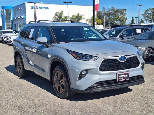 2023 Toyota Highlander Hybrid XLE