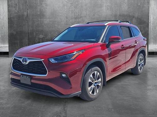 2023 Toyota Highlander Hybrid XLE