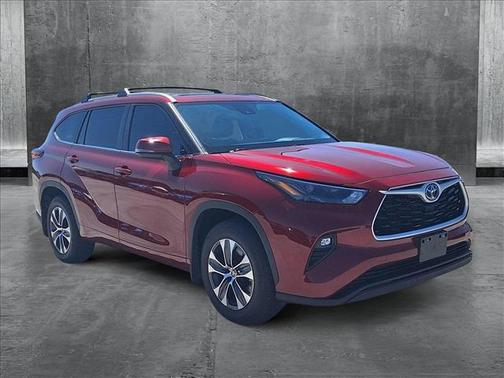 2023 Toyota Highlander Hybrid XLE