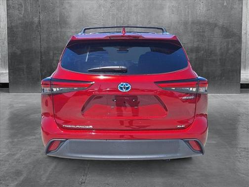 2023 Toyota Highlander Hybrid XLE