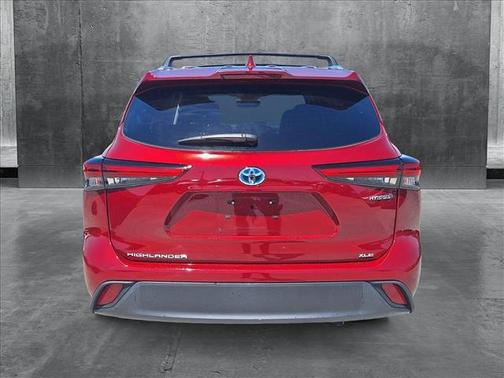 2023 Toyota Highlander Hybrid XLE