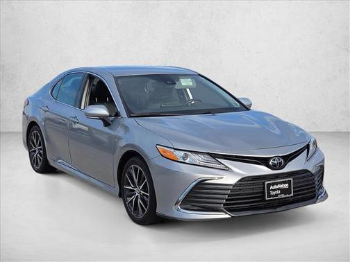 Celestial Silver Metallic 2023 Toyota Camry XLE