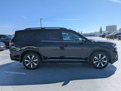 Crystal Black Pearl 2023 Honda Pilot AWD Elite