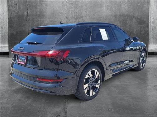 2022 Audi e-tron Premium
