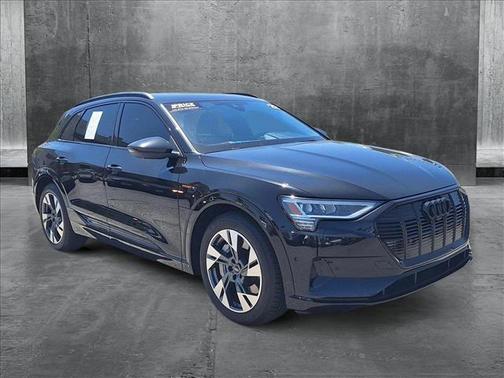 2022 Audi e-tron Premium