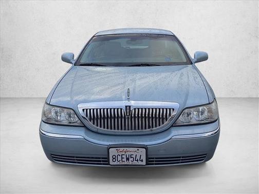 2011 Lincoln Town Car Signature