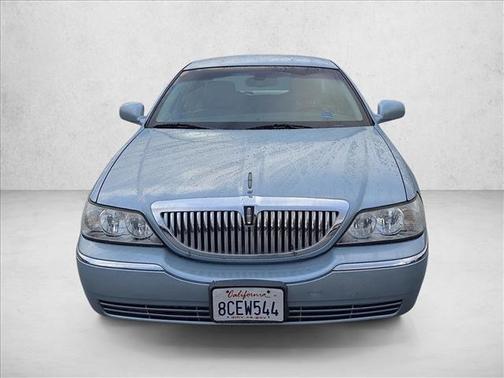 2011 Lincoln Town Car Signature