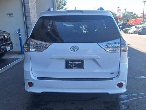 2018 Toyota Sienna SE
