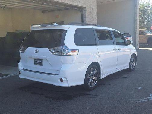 2018 Toyota Sienna SE