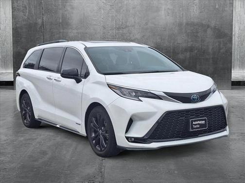 2021 Toyota Sienna XSE 7 Passenger
