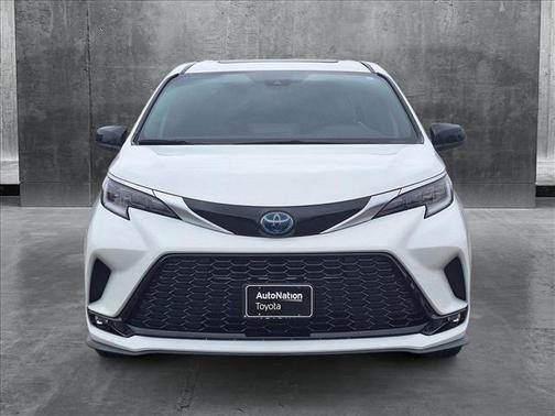 2021 Toyota Sienna XSE 7 Passenger