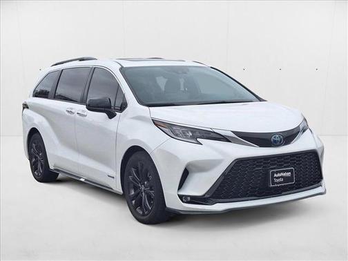 2021 Toyota Sienna XSE 7 Passenger
