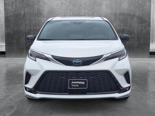 2021 Toyota Sienna XSE 7 Passenger