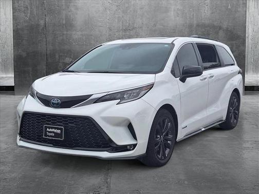 2021 Toyota Sienna XSE 7 Passenger