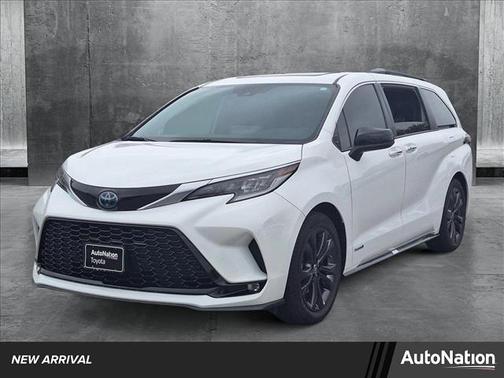 2021 Toyota Sienna XSE 7 Passenger