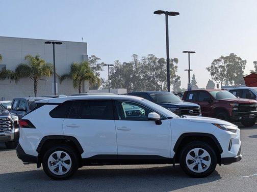 Ice Cap 2025 Toyota RAV4 LE